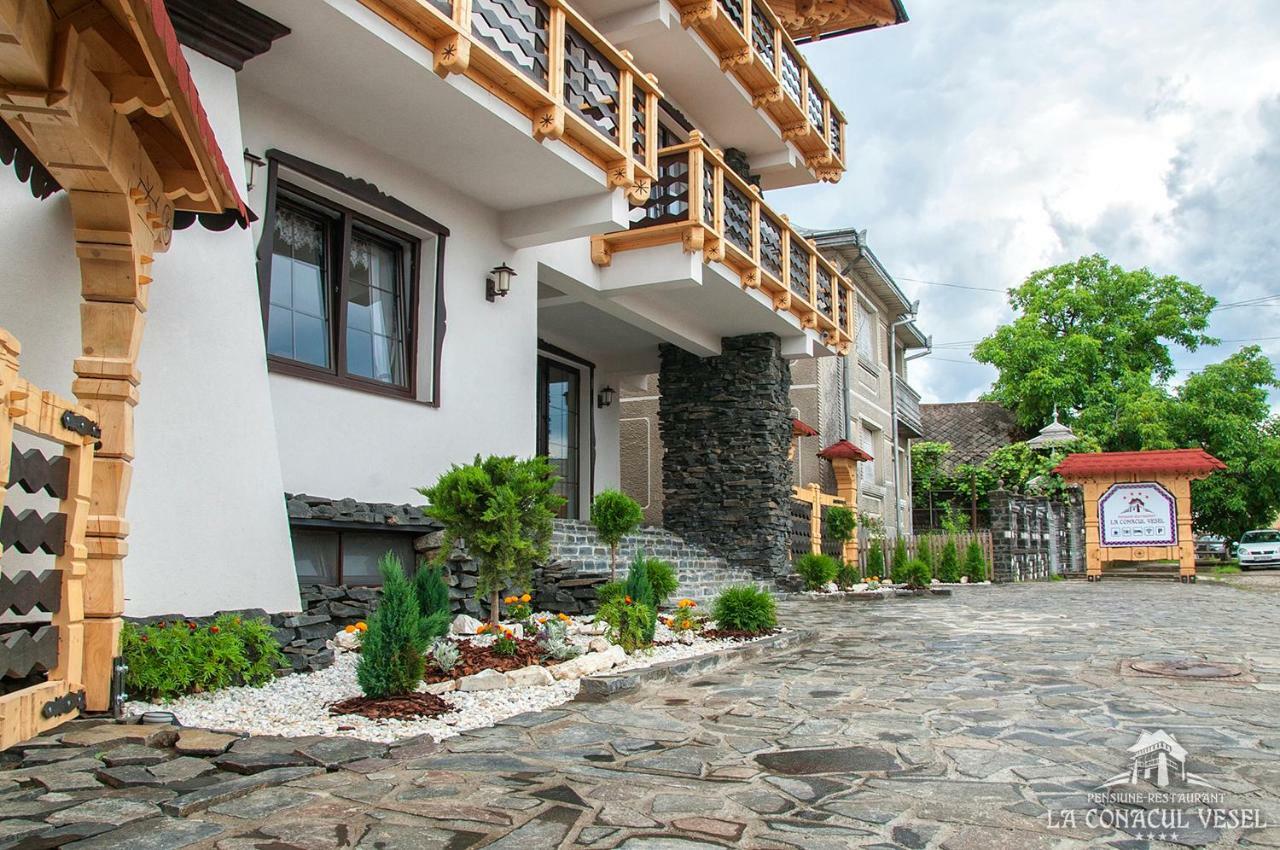 La Conacul Vesel Hotell Săpînţa Exteriör bild
